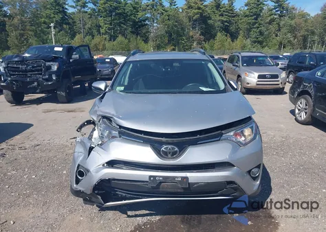 2017 Toyota Rav4 Xle z USA, uszkodzony, nr VIN 2T3RFREVXHW695447